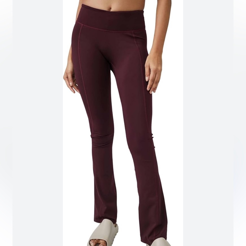 Free People Resilience Slim Leg Flare Yoga Pants Leggings in Fig Jam Size XL - Picture 2 of 13